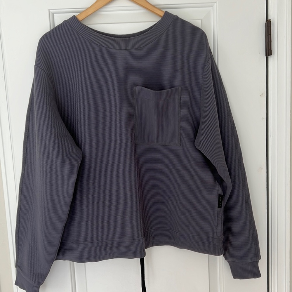 Varley Sweatshirt - beautiful blue/gray color w/ fun details